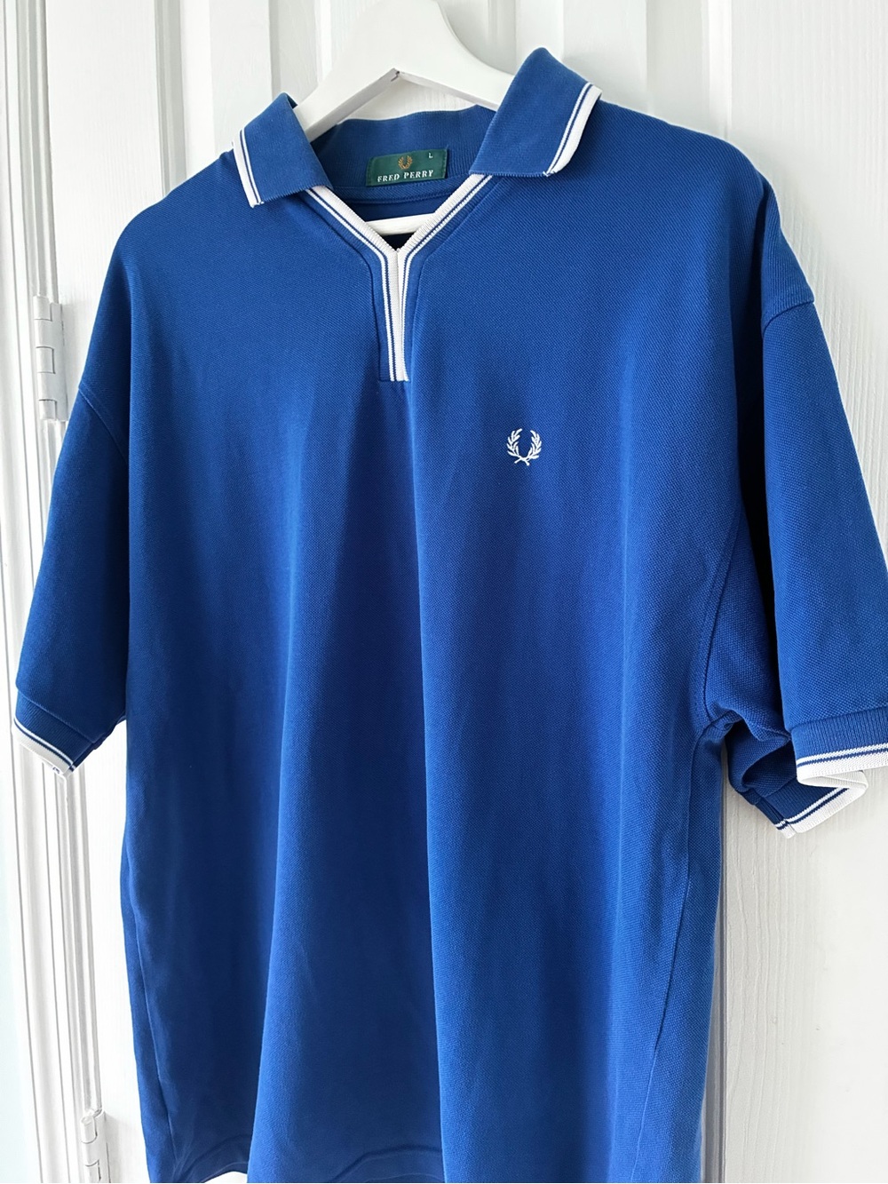 Fred Perry Blue Polo with White Tipping Men’s Size Large Pullover